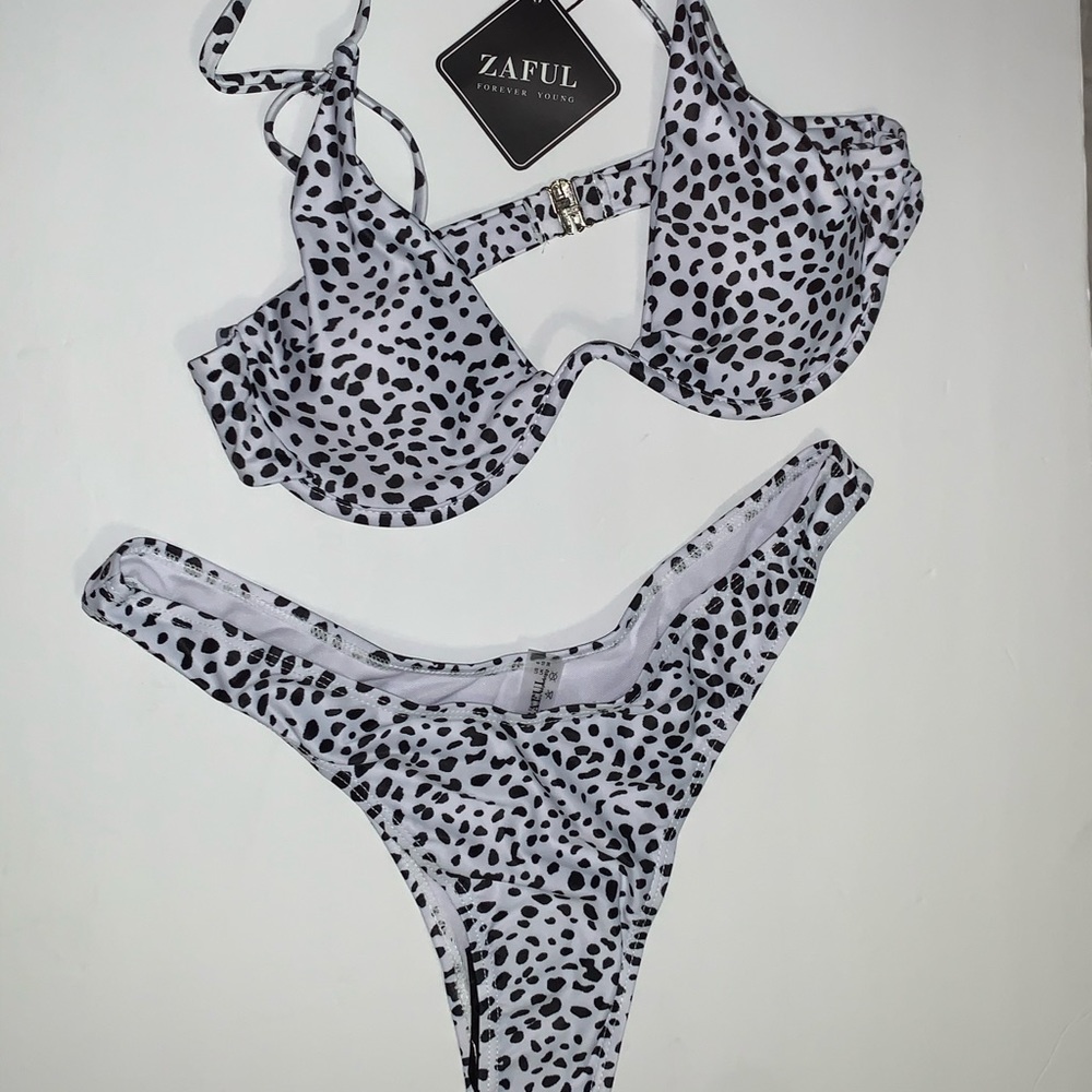 New with Tag Zaful Underwire Black/White Bikini